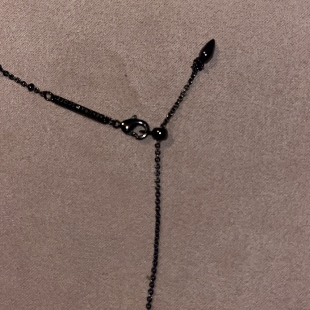 Kendra Scott necklace